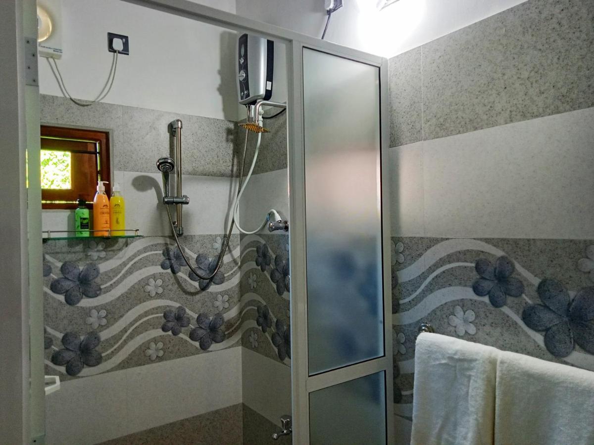 Ayubowan Homestay Katunayaka Exteriör bild