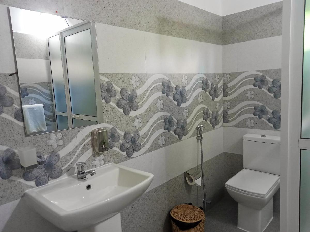 Ayubowan Homestay Katunayaka Exteriör bild